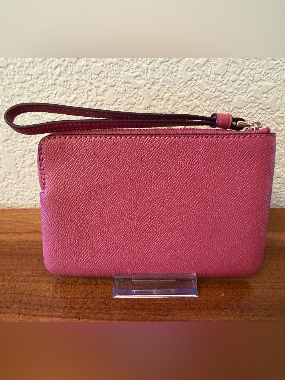 Coach Corner Zip Wristlet Crossgrain Leather in Melon Pink, Gold Hardware, NWOT - Picture 4 of 10